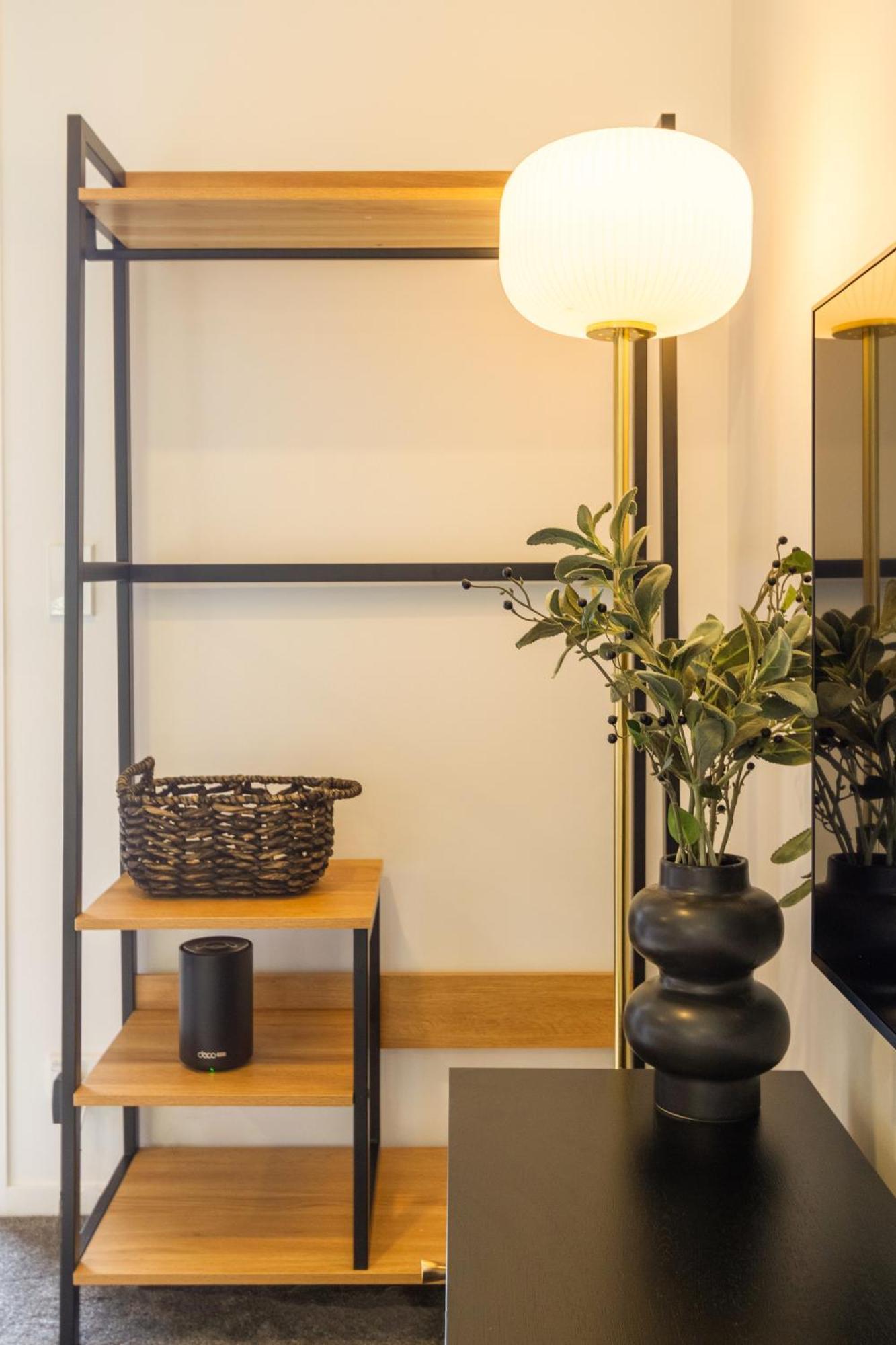 Prime Locale: Studio With Balcony Christchurch Exterior foto